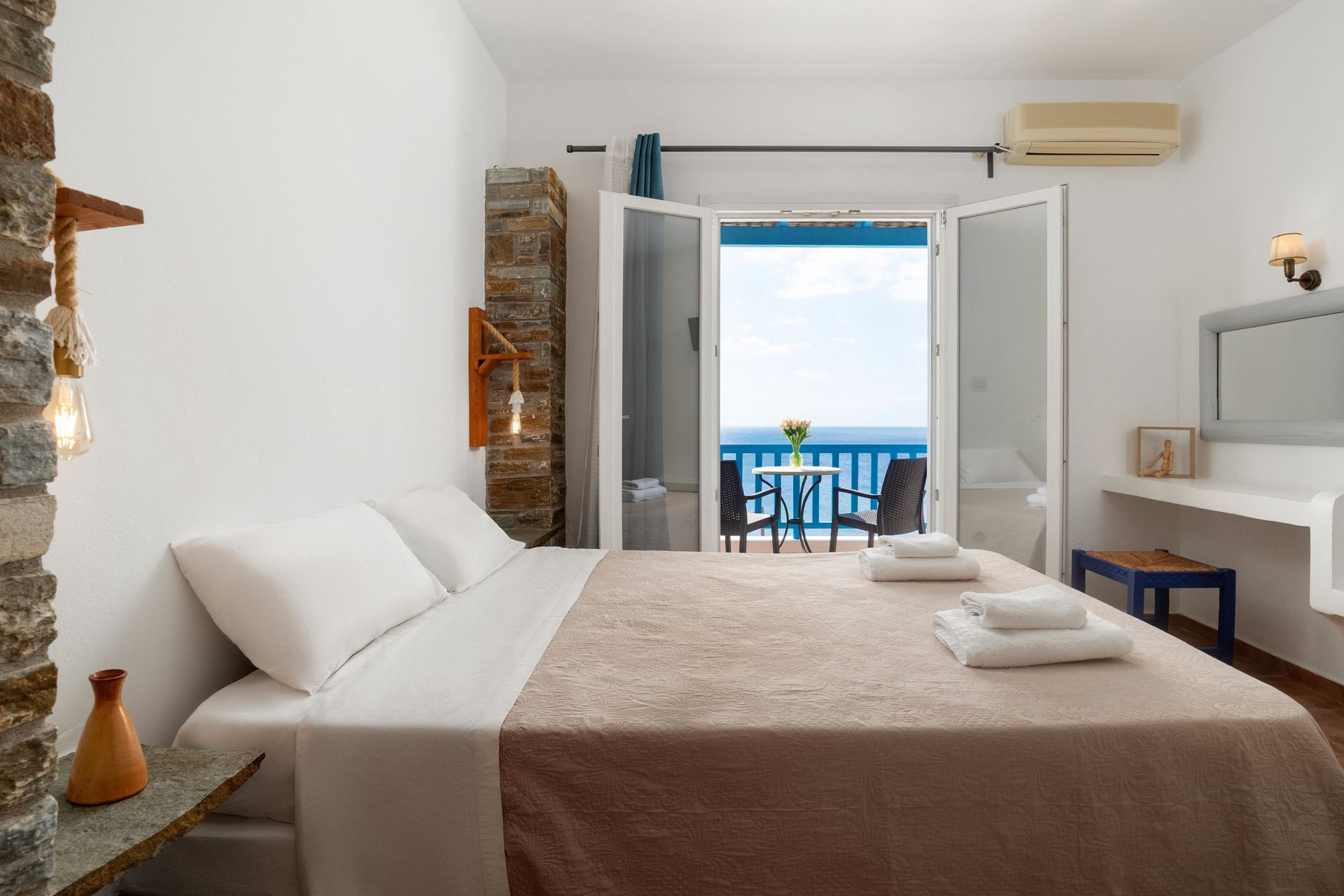 Superior Double Sea View bedroom